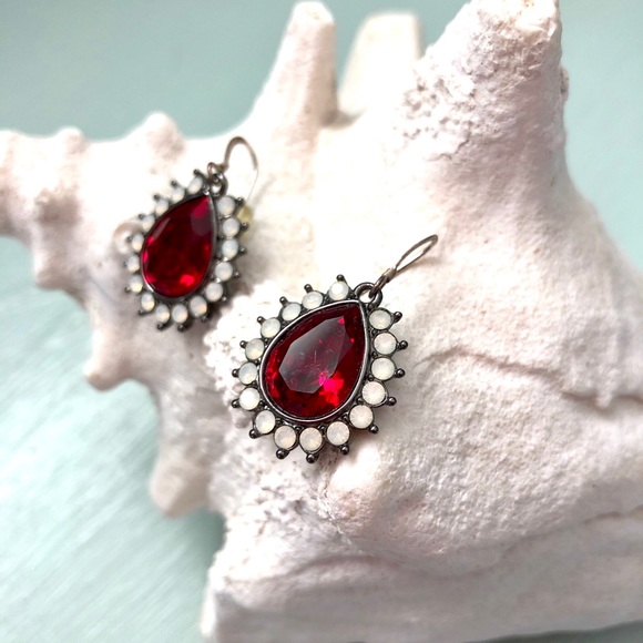 Earrings - Picture 3 of 4